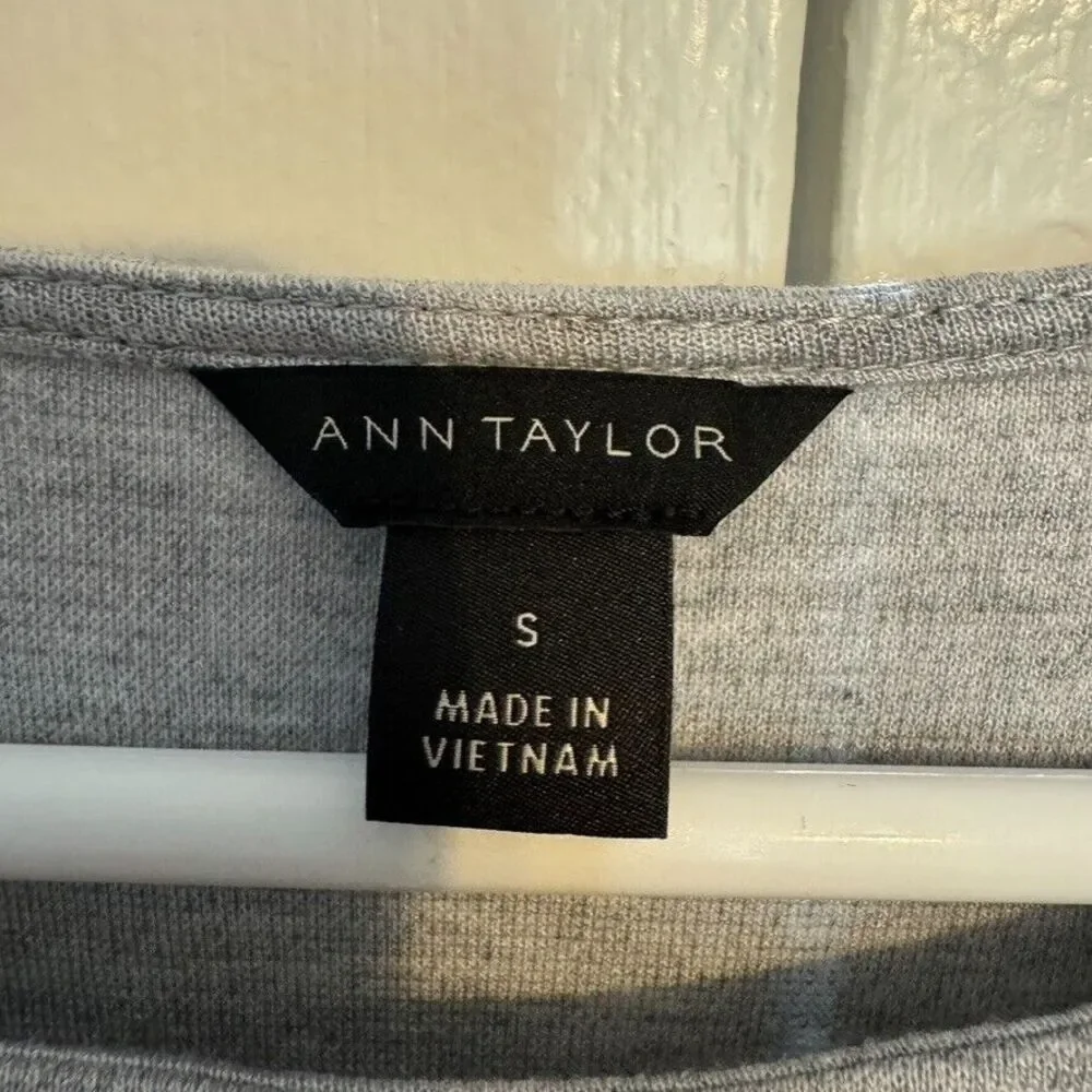 NWOT Ann Taylor Loft Top Size S Gray White Long Bell Sleeve Lightweight Blouse